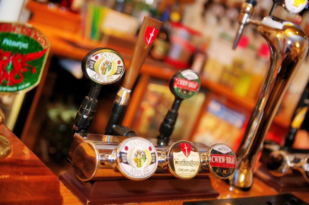 The Little Crown Inn بونتيبول المظهر الخارجي الصورة